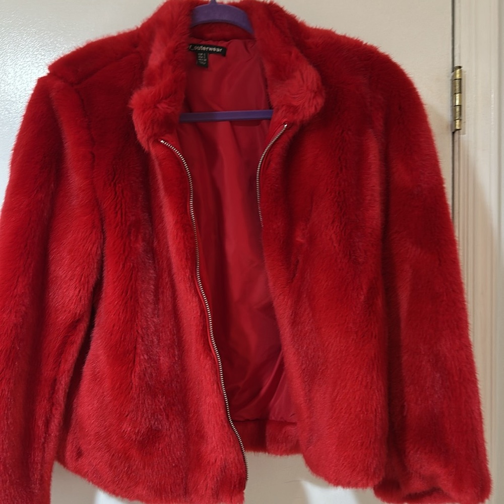 Red fur jacket - Picture 4 of 5